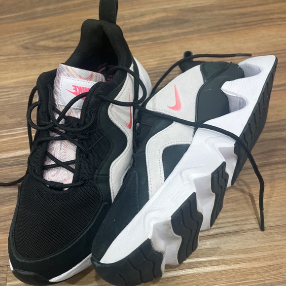 Nike runners - Picture 2 of 2